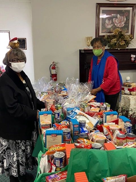 Soup kitchen meal service